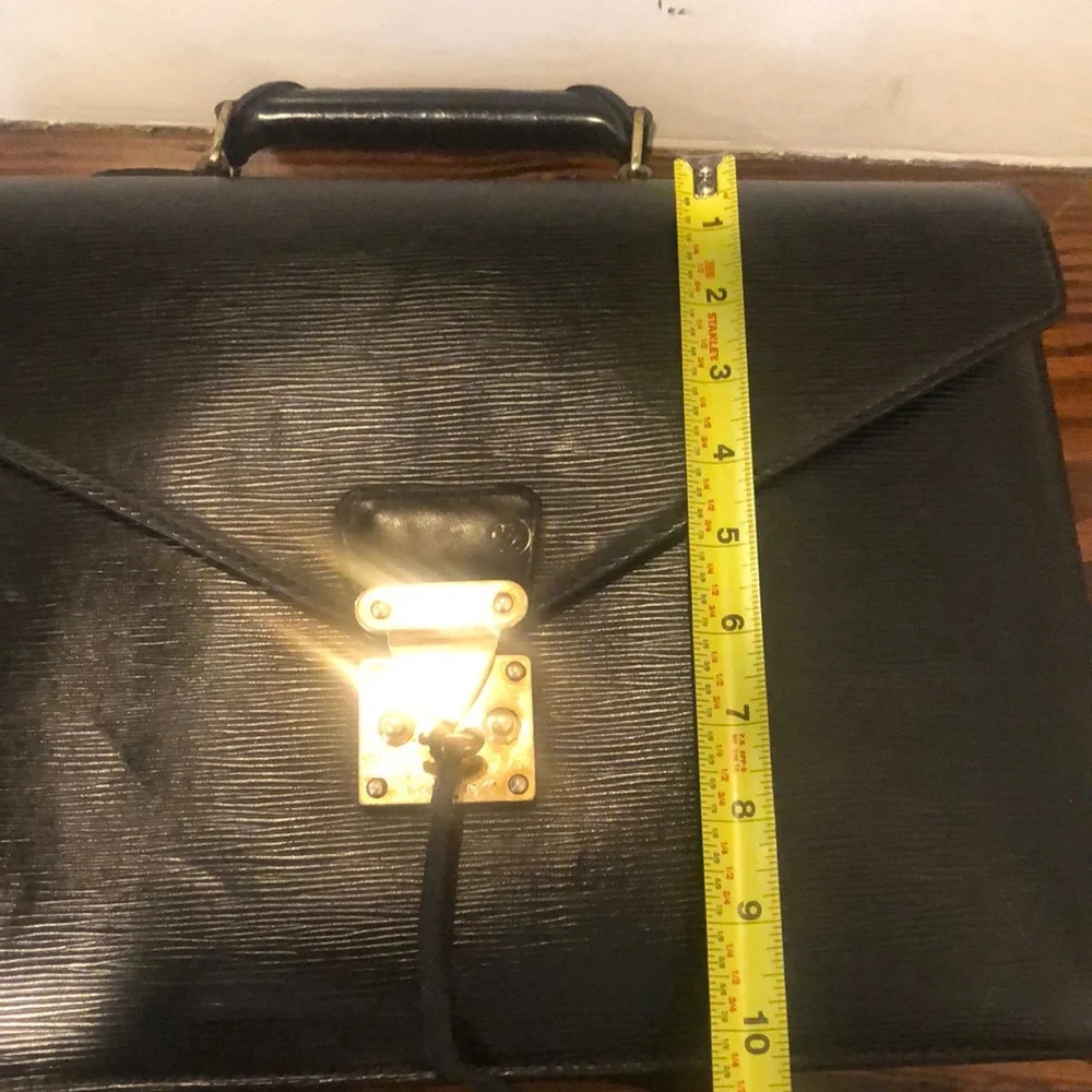 LOUIS VUITTON Black Epi Leather Ambassador Serviette Locking Laptop Bag